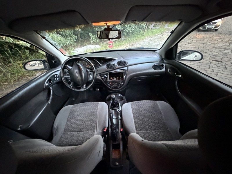 FOCUS 1.8 GLX 16V GASOLINA 4P MANUAL - 2003 - CAXIAS DO SUL