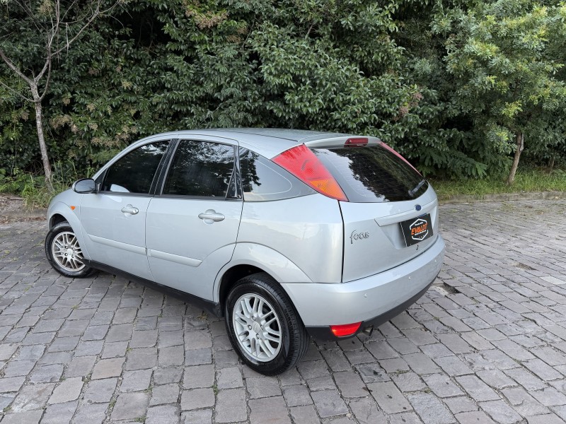 FOCUS 1.8 GLX 16V GASOLINA 4P MANUAL - 2003 - CAXIAS DO SUL