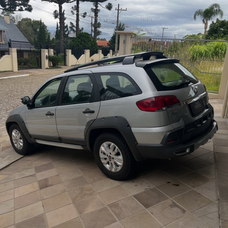 PALIO 1.8 MPI ADVENTURE LOCKER WEEKEND 16V FLEX 4P MANUAL - 2013 - NOVA PETRóPOLIS