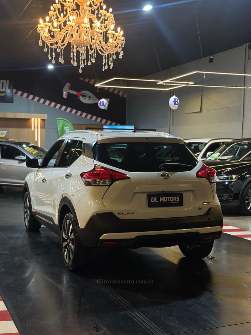 KICKS 1.6 16V FLEX SL 4P XTRONIC - 2018 - LAJEADO