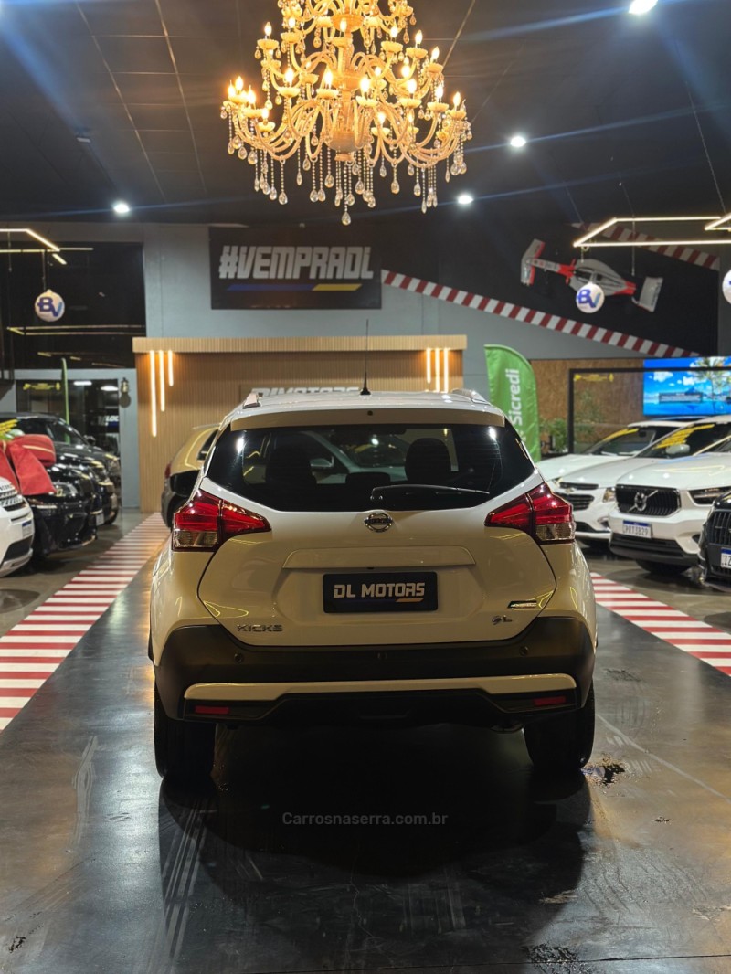 KICKS 1.6 16V FLEX SL 4P XTRONIC - 2018 - LAJEADO