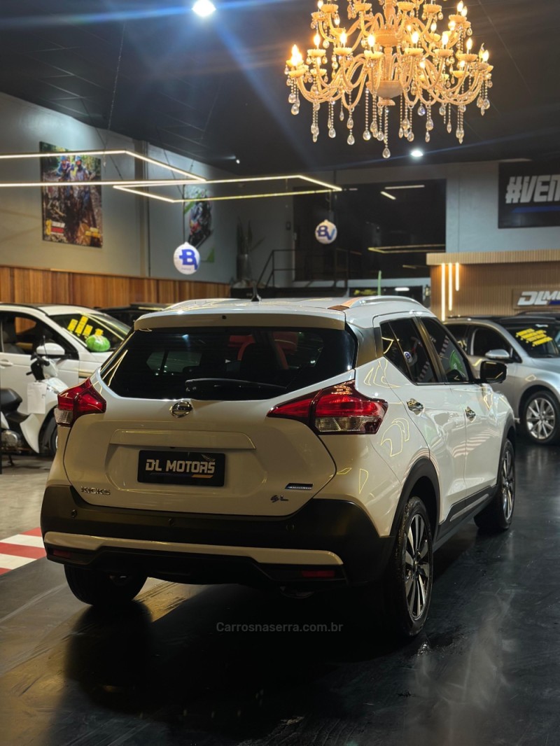 KICKS 1.6 16V FLEX SL 4P XTRONIC - 2018 - LAJEADO