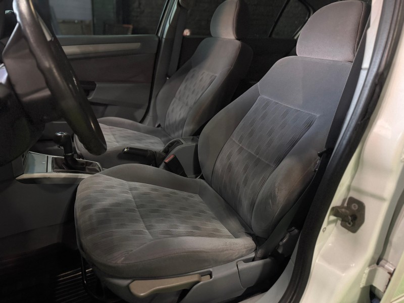VECTRA 2.0 MPFI ELEGANCE 8V 140CV FLEX 4P MANUAL - 2008 - FELIZ