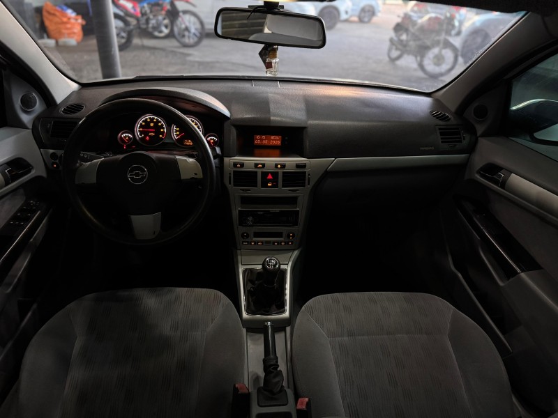 VECTRA 2.0 MPFI ELEGANCE 8V 140CV FLEX 4P MANUAL - 2008 - FELIZ