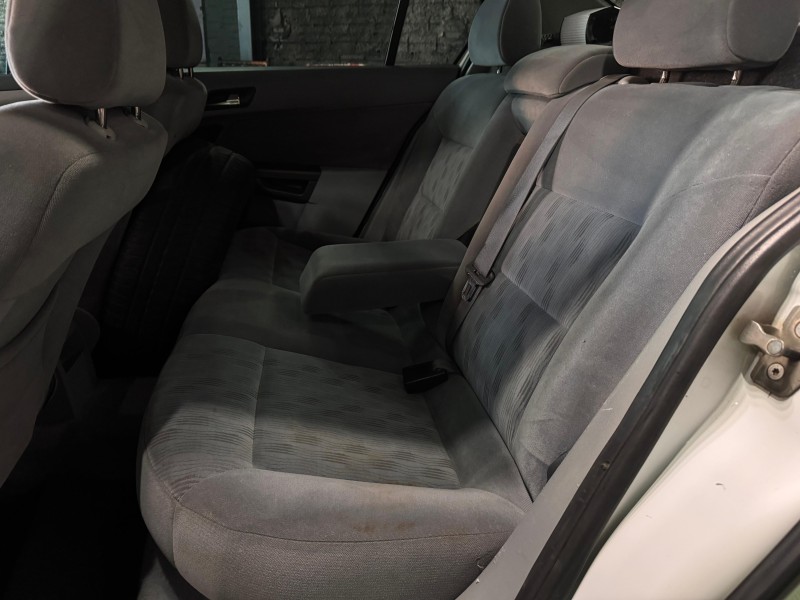 VECTRA 2.0 MPFI ELEGANCE 8V 140CV FLEX 4P MANUAL - 2008 - FELIZ