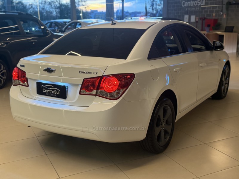 CRUZE 1.8 LT 16V FLEX 4P MANUAL - 2014 - CARLOS BARBOSA