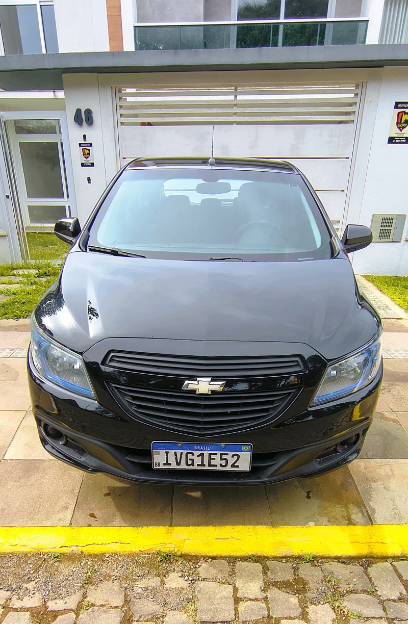 ONIX 1.4 MPFI LT 8V FLEX 4P MANUAL - 2014 - FARROUPILHA