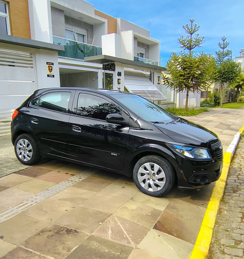 ONIX 1.4 MPFI LT 8V FLEX 4P MANUAL - 2014 - FARROUPILHA