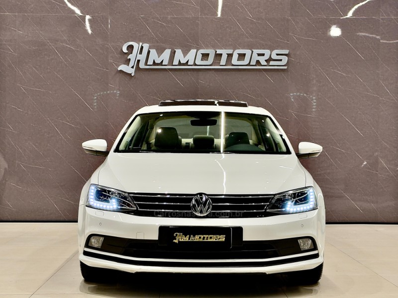 JETTA 2.0 TSI HIGHLINE 211CV GASOLINA 4P DSG - 2017 - CAXIAS DO SUL