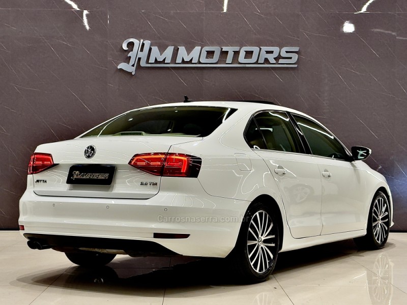 JETTA 2.0 TSI HIGHLINE 211CV GASOLINA 4P DSG - 2017 - CAXIAS DO SUL