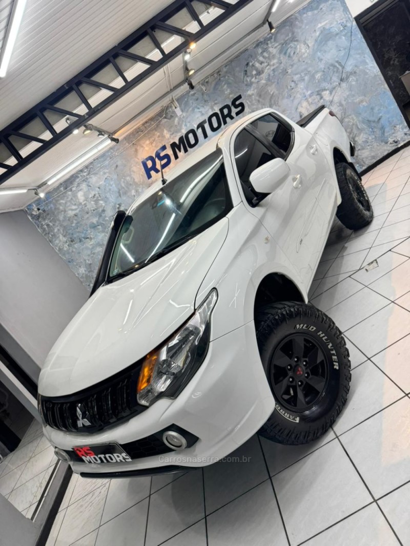 L200 TRITON 3.2 GL 4X4 CD 16V TURBO INTERCOLER DIESEL 4P MANUAL - 2018 - CAXIAS DO SUL