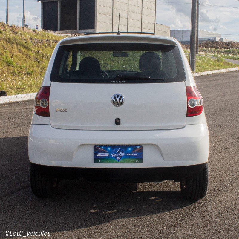 FOX 1.0 MI 8V FLEX 4P MANUAL - 2009 - FARROUPILHA