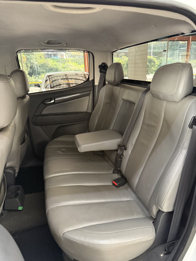 S10 2.4 LTZ 4X2 CD 8V FLEX 4P MANUAL - 2013 - FARROUPILHA