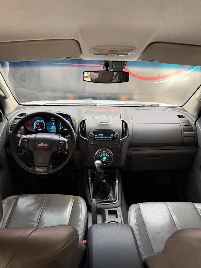 S10 2.4 LTZ 4X2 CD 8V FLEX 4P MANUAL - 2013 - FARROUPILHA