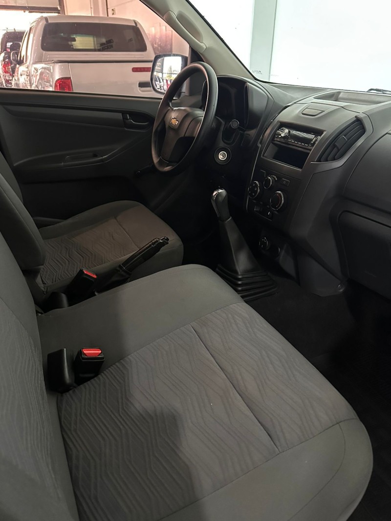 S10 2.8 LS 4X4 CD 16V TURBO DIESEL 4P MANUAL - 2015 - FARROUPILHA