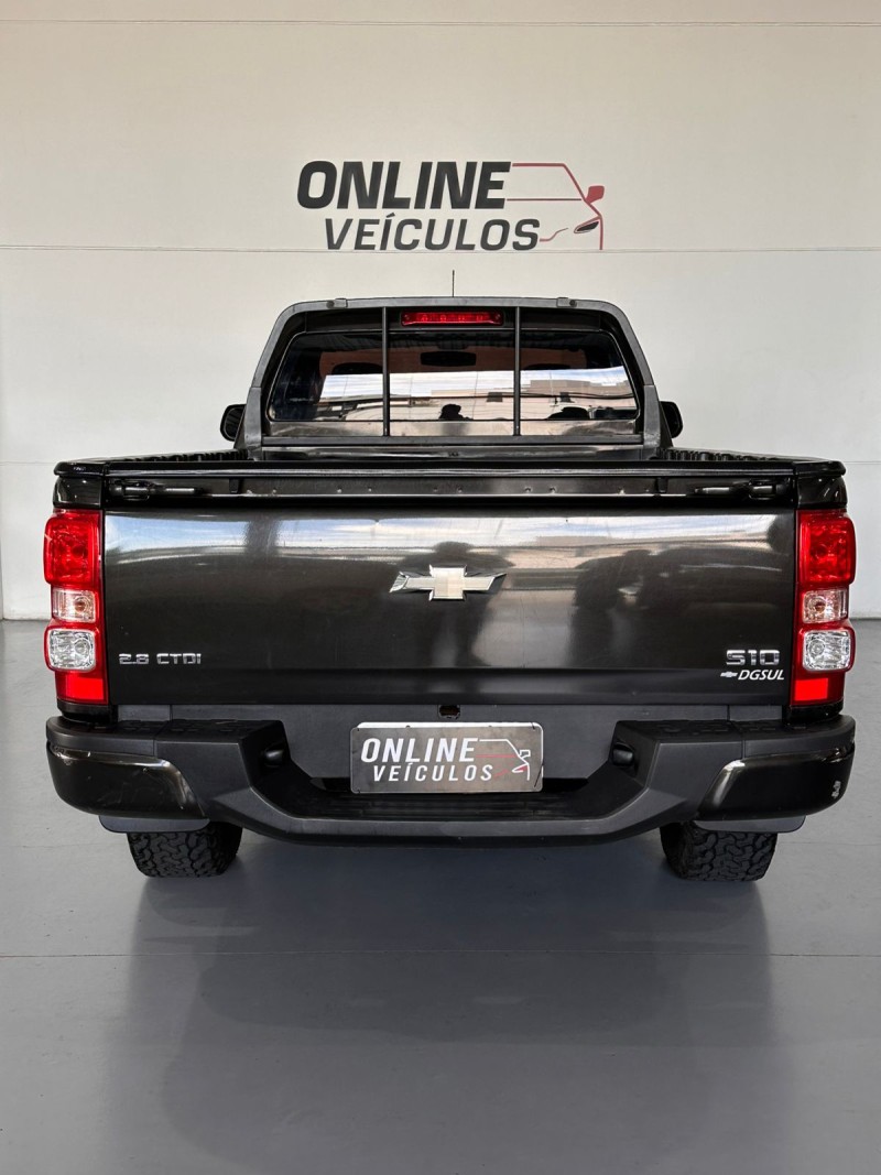 S10 2.8 LS 4X4 CD 16V TURBO DIESEL 4P MANUAL - 2015 - FARROUPILHA