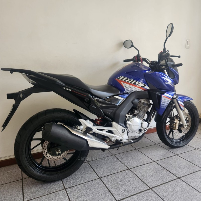 CB 250F TWISTER CBS - 2022 - FARROUPILHA