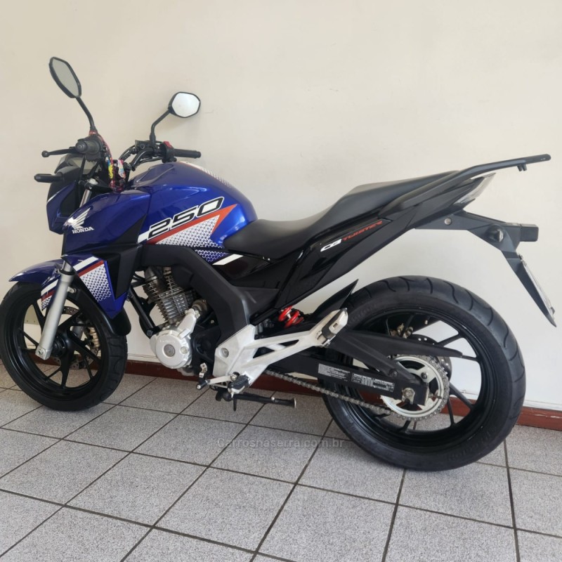CB 250F TWISTER CBS - 2022 - FARROUPILHA