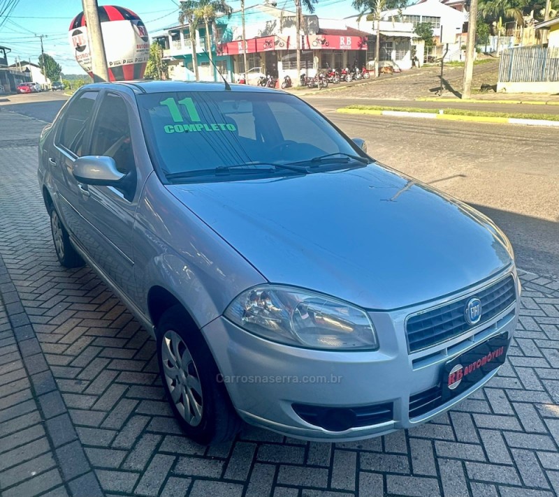 SIENA 1.0 MPI FIRE 8V FLEX 4P MANUAL - 2011 - PAROBé