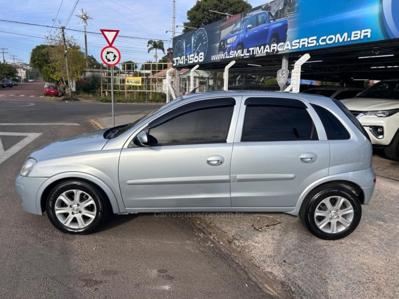 CORSA 1.4 MPFI MAXX 8V FLEX 4P MANUAL - 2011 - VENâNCIO AIRES
