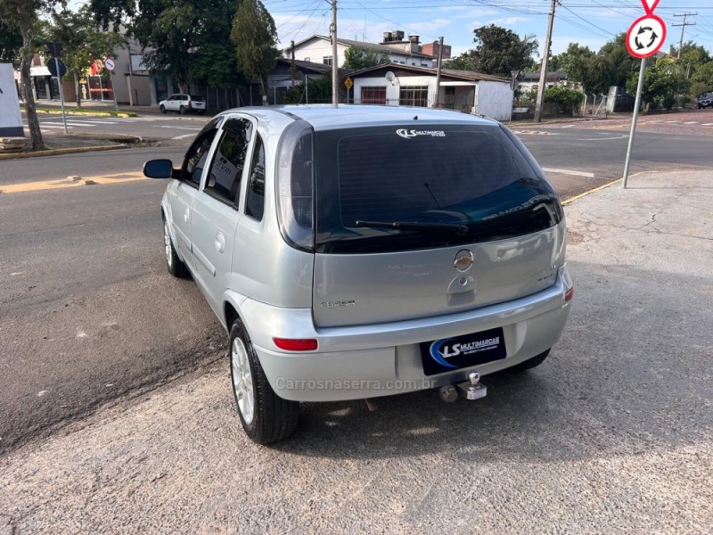 CORSA 1.4 MPFI MAXX 8V FLEX 4P MANUAL - 2011 - VENâNCIO AIRES
