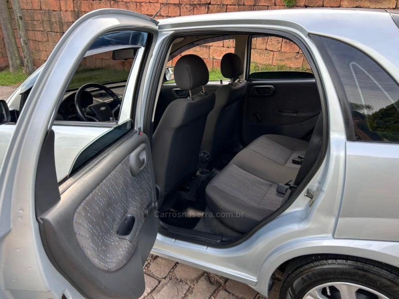 CORSA 1.4 MPFI MAXX 8V FLEX 4P MANUAL - 2011 - VENâNCIO AIRES