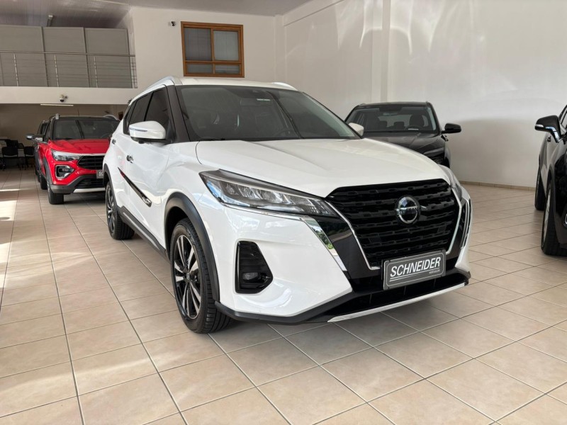 kicks 1.6 exclusive 16v flex 4p automatico 2022 nova petropolis