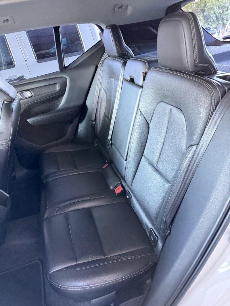 XC 40 2.0 T4 GASOLINA MOMENTUM 190CV FWD  - 2019 - PAROBé