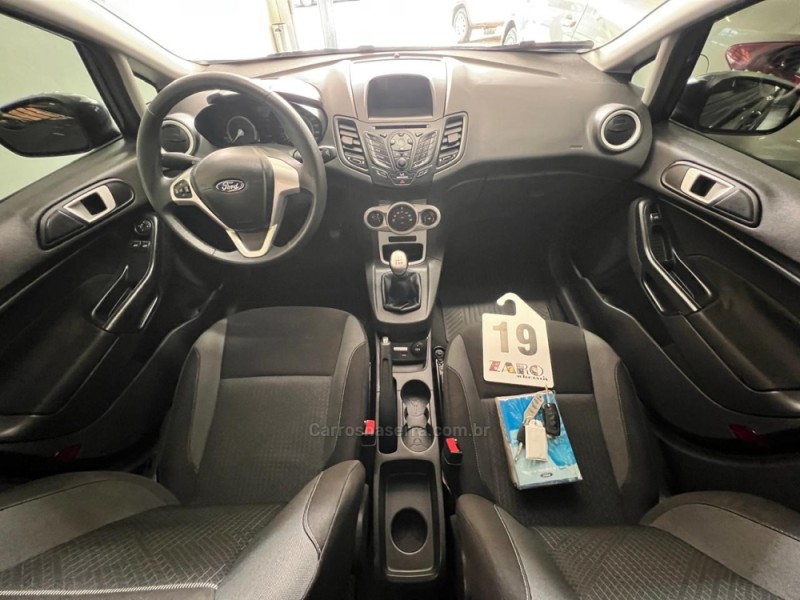 FIESTA 1.6 SE HATCH 16V FLEX 4P MANUAL - 2019 - CARLOS BARBOSA