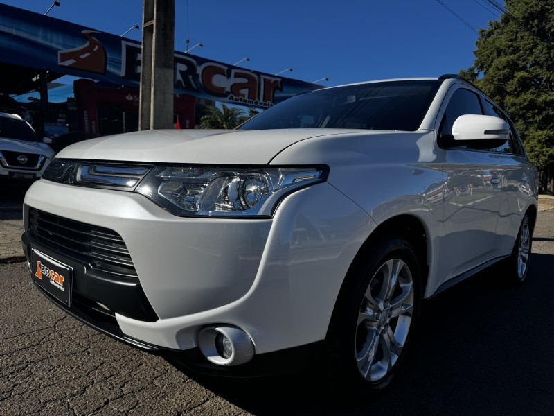 outlander 2.0 16v gasolina 4p automatico 2014 dois irmaos