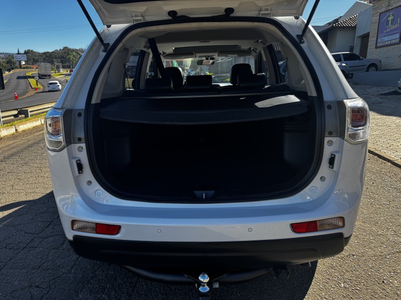 OUTLANDER 2.0 16V GASOLINA 4P AUTOMÁTICO - 2014 - DOIS IRMãOS