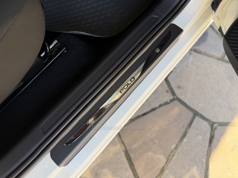 POLO 1.0 MPI 12V FLEX 4P MANUAL - 2021 - NOVA PRATA