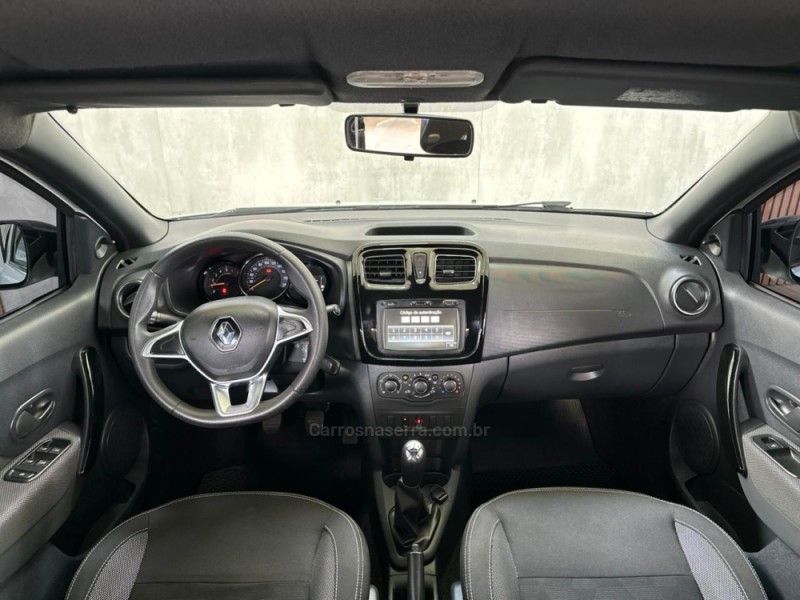 LOGAN 1.0 LIFE 12V FLEX 4P MANUAL - 2022 - NOVO HAMBURGO