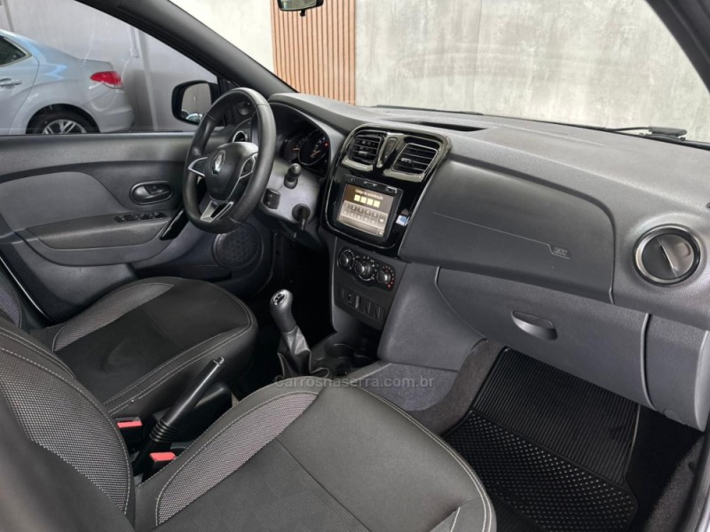 LOGAN 1.0 LIFE 12V FLEX 4P MANUAL - 2022 - NOVO HAMBURGO