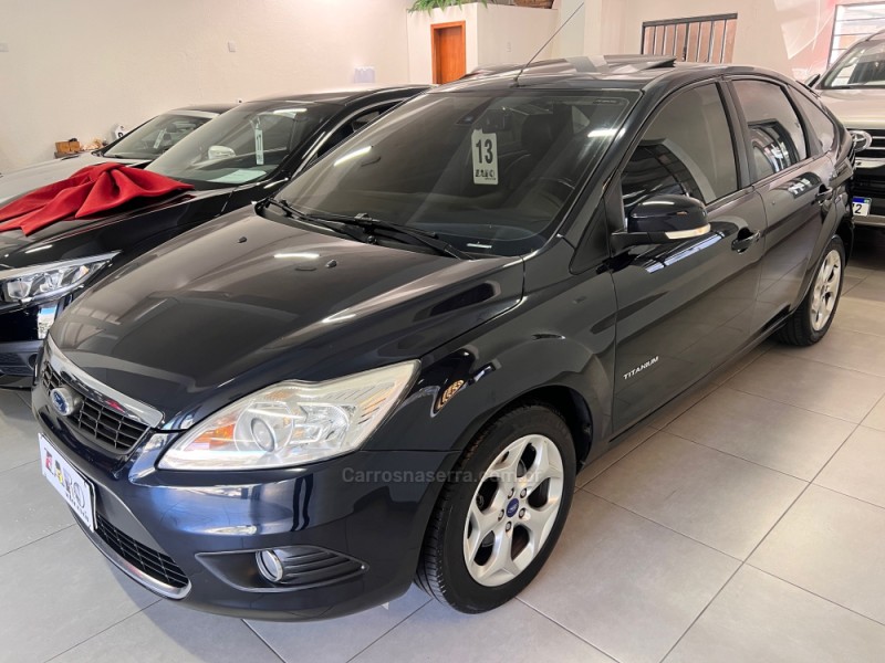 focus 2.0 titanium hatch 16v flex 4p automatico 2013 carlos barbosa