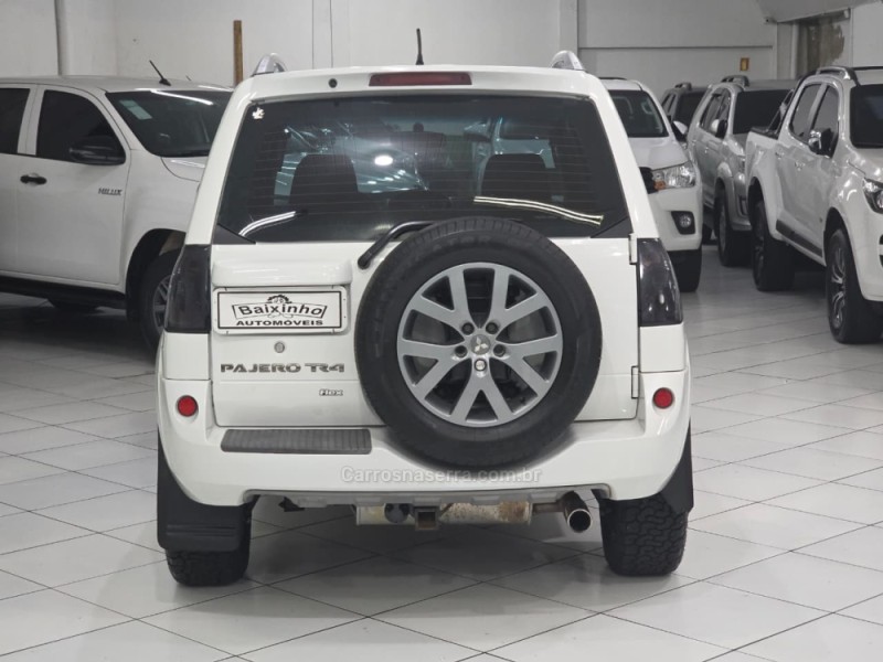 PAJERO TR4 2.0 4X2 16V 140CV FLEX 4P AUTOMÁTICO - 2014 - SAPUCAIA DO SUL