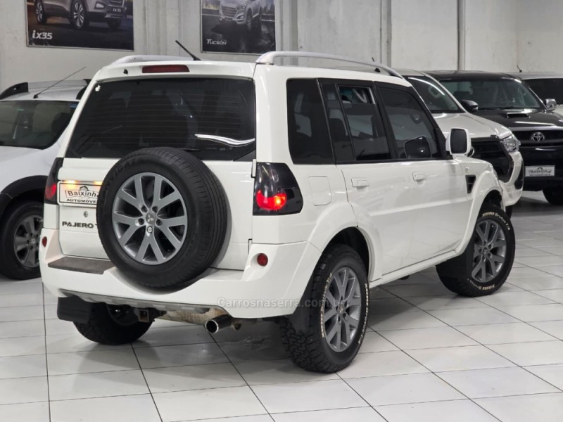 PAJERO TR4 2.0 4X2 16V 140CV FLEX 4P AUTOMÁTICO - 2014 - SAPUCAIA DO SUL