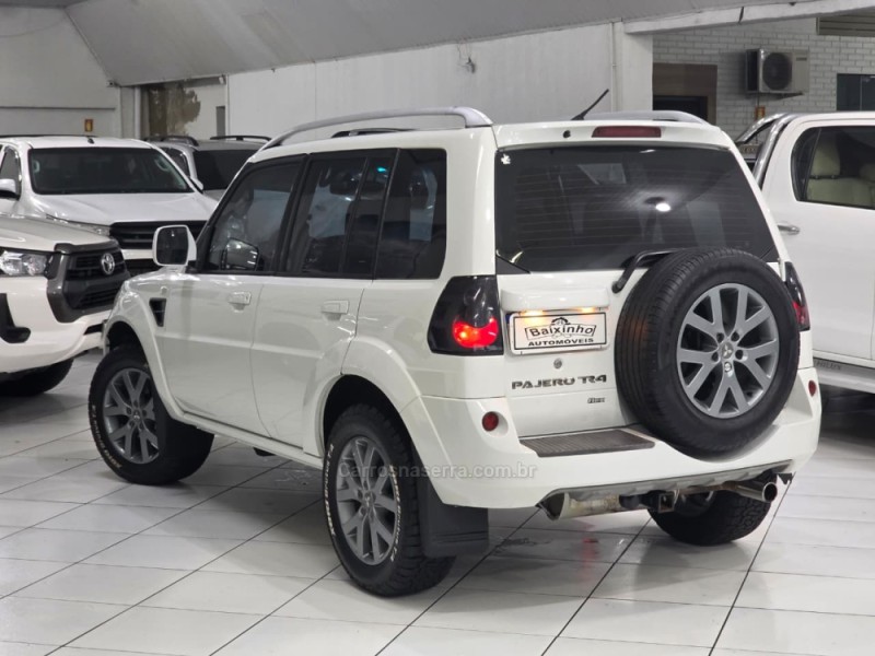 PAJERO TR4 2.0 4X2 16V 140CV FLEX 4P AUTOMÁTICO - 2014 - SAPUCAIA DO SUL