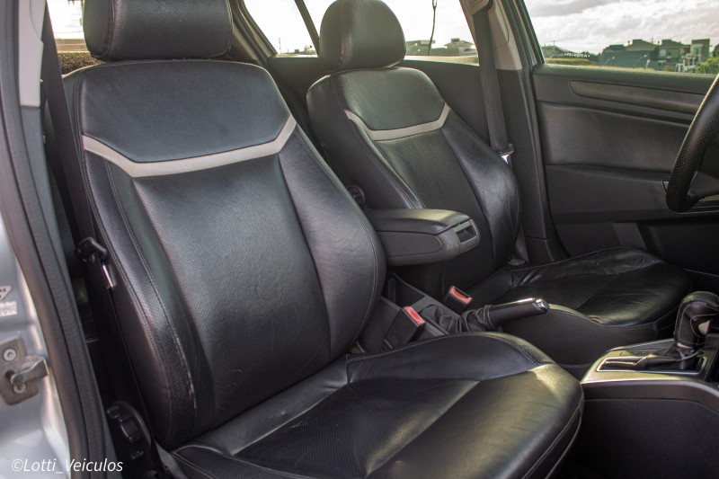 VECTRA 2.0 SFI GT HATCH 8V FLEX 4P AUTOMÁTICO - 2010 - FARROUPILHA