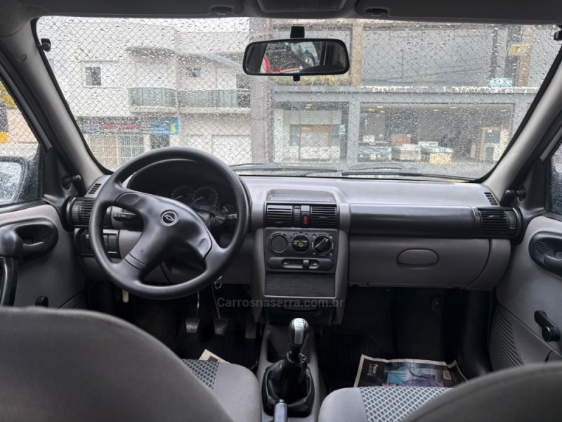 CLASSIC 1.0 MPFI LIFE 8V FLEX 4P MANUAL - 2010 - VACARIA
