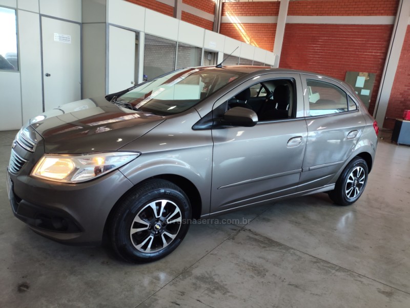ONIX 1.0 LT PLUS 8V FLEX 4P MANUAL - 2014 - TAQUARA