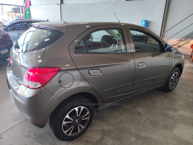 ONIX 1.0 LT PLUS 8V FLEX 4P MANUAL - 2014 - TAQUARA