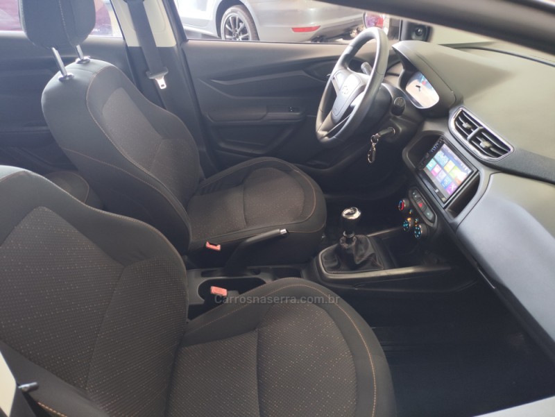 ONIX 1.0 LT PLUS 8V FLEX 4P MANUAL - 2014 - TAQUARA
