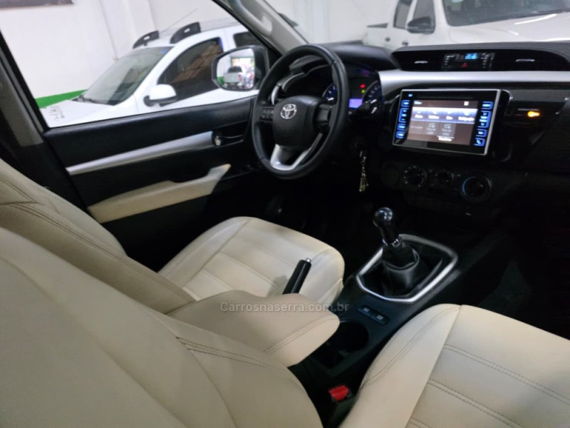 HILUX 2.7 SR 4X2 CD 16V GASOLINA 4P MANUAL - 2018 - SAPUCAIA DO SUL