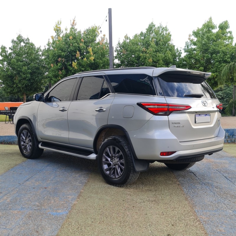 HILUX SW4  - 2021 - LAGOA VERMELHA