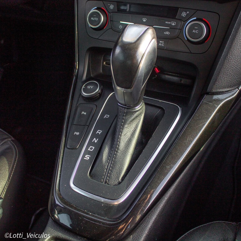 FOCUS 2.0 TITANIUM PLUS 16V FLEX 4P AUTOMÁTICO - 2016 - FARROUPILHA