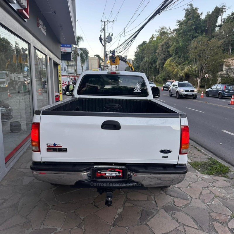 F-250 3.9 XLT MAX POWER 4X4 CS DIESEL 2P MANUAL - 2011 - CAXIAS DO SUL