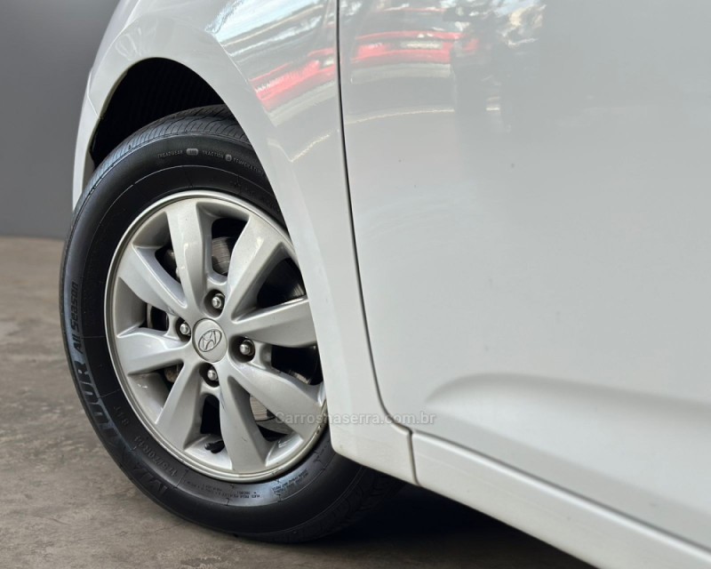 HB20 1.6 COMFORT STYLE 16V FLEX 4P AUTOMÁTICO - 2013 - VACARIA