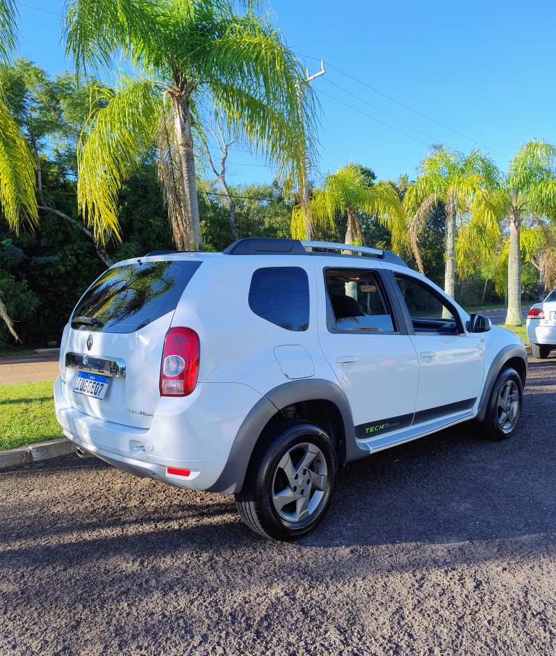 DUSTER 1.6 DYNAMIQUE 4X2 16V FLEX 4P MANUAL - 2013 - CAMPO BOM