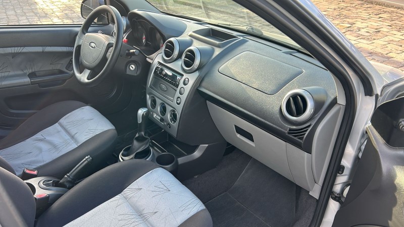 FIESTA 1.6 MPI CLASS HATCH 8V FLEX 4P MANUAL - 2009 - FARROUPILHA